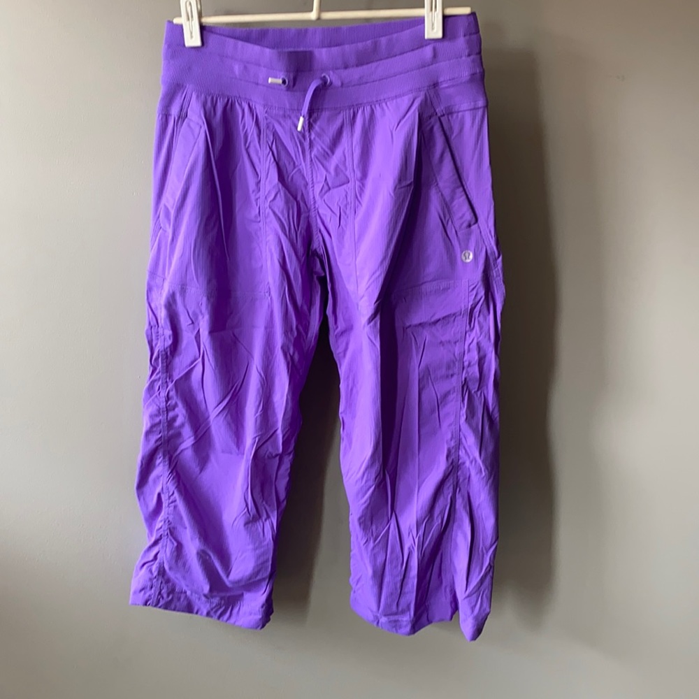 Lululemon crop pant.